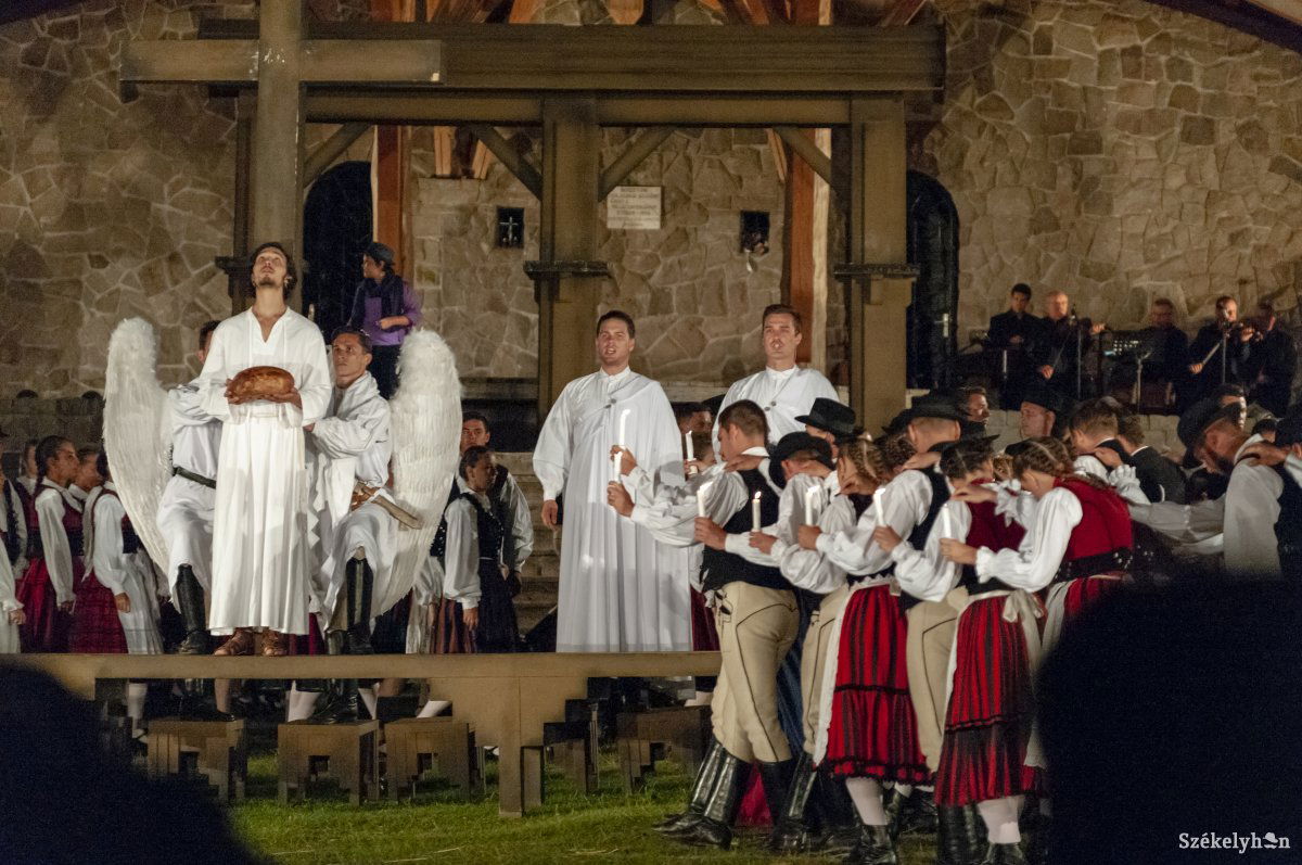 &bullet;  Fotó: Gábos Albin