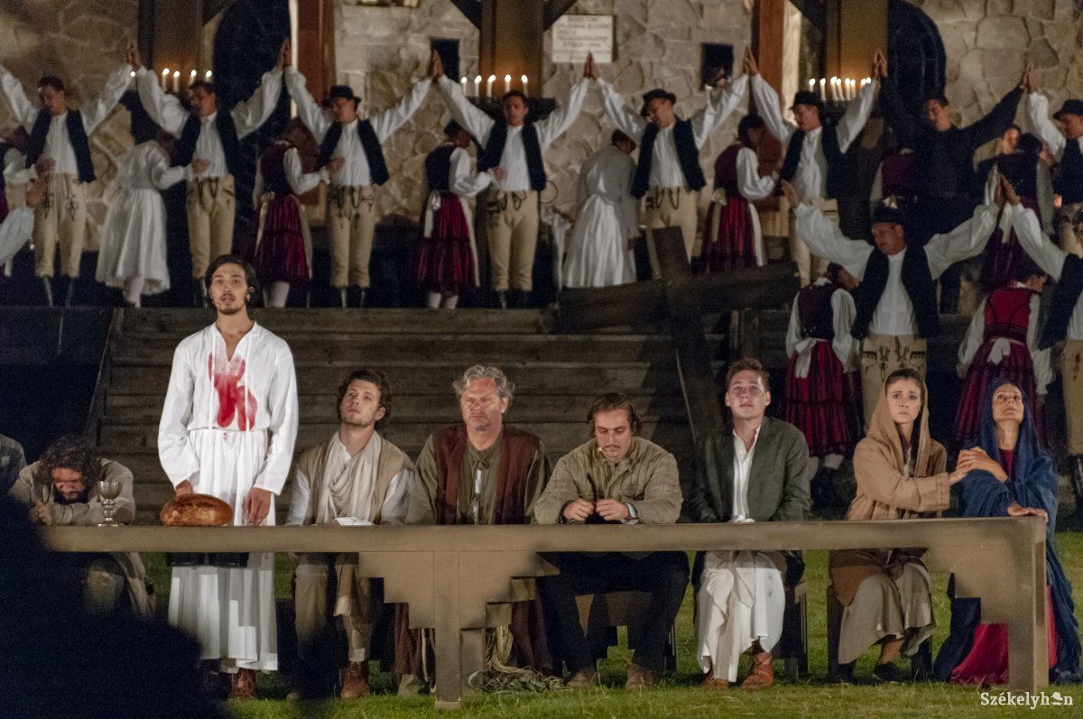 &bullet;  Fotó: Gábos Albin