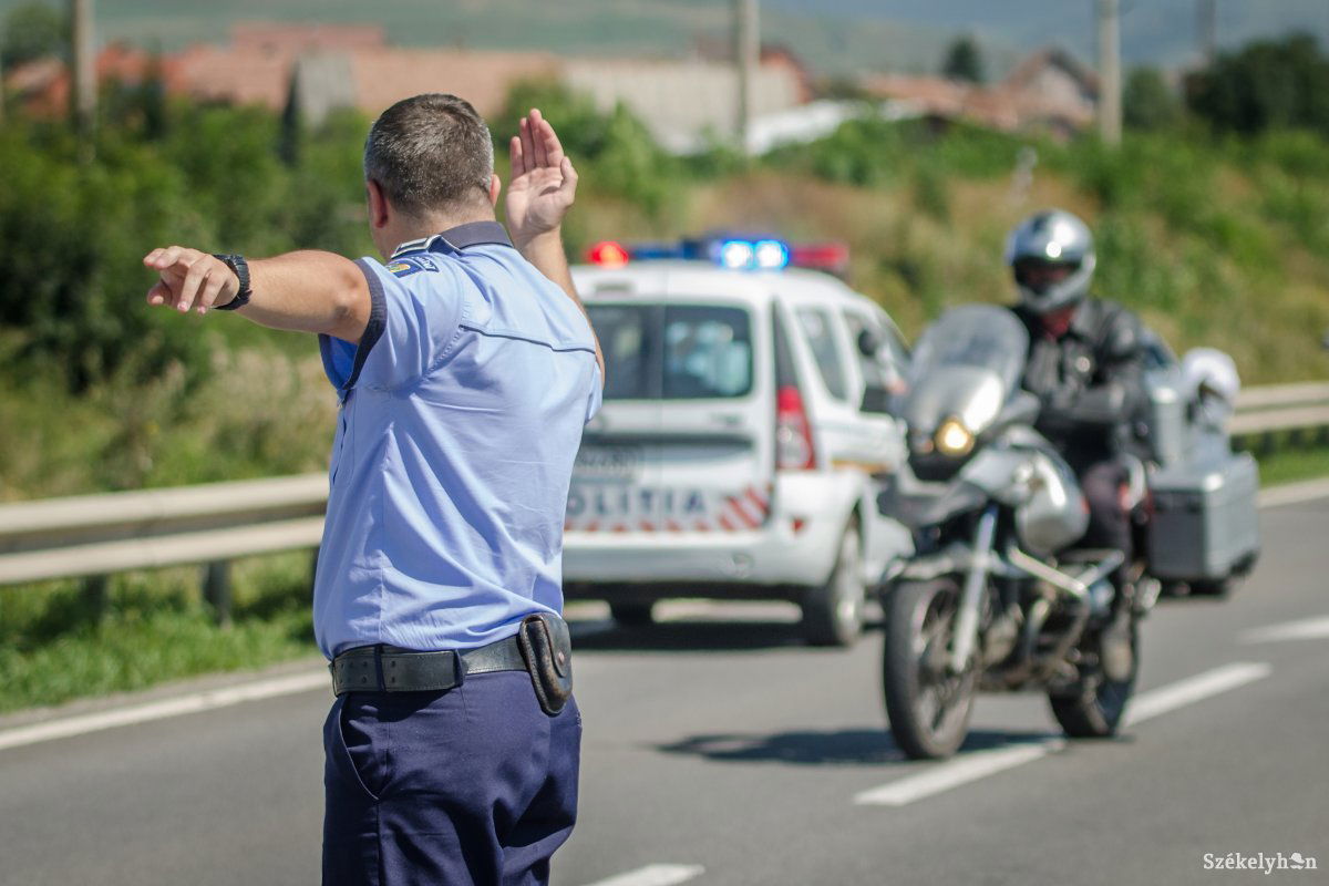 Szeretnék elérni, hogy a rendőrség sokkal láthatóbb legyen az utakon &bullet;  Fotó: Pinti Attila
