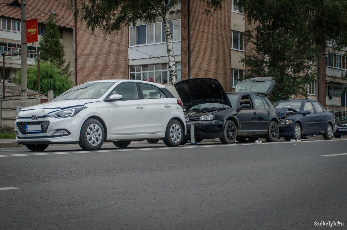 &bullet;  Fotó: Pinti Attila