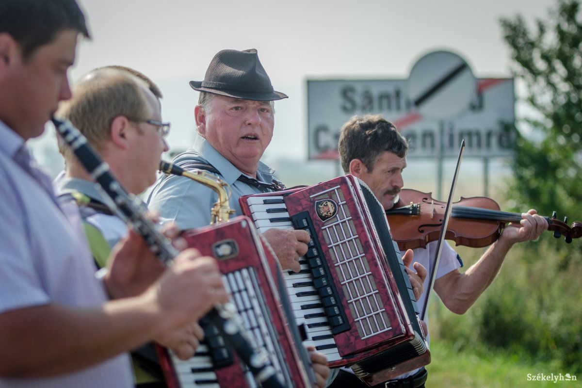 &bullet;  Fotó: Pinti Attila