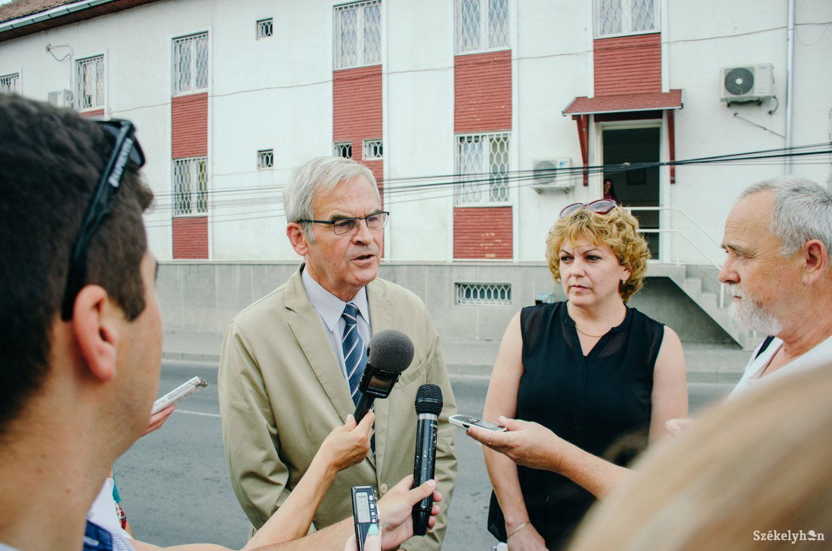 Tőkés László és Beke Csilla a látogatást követő sajtótájékoztatón • Fotó: Gecse Noémi