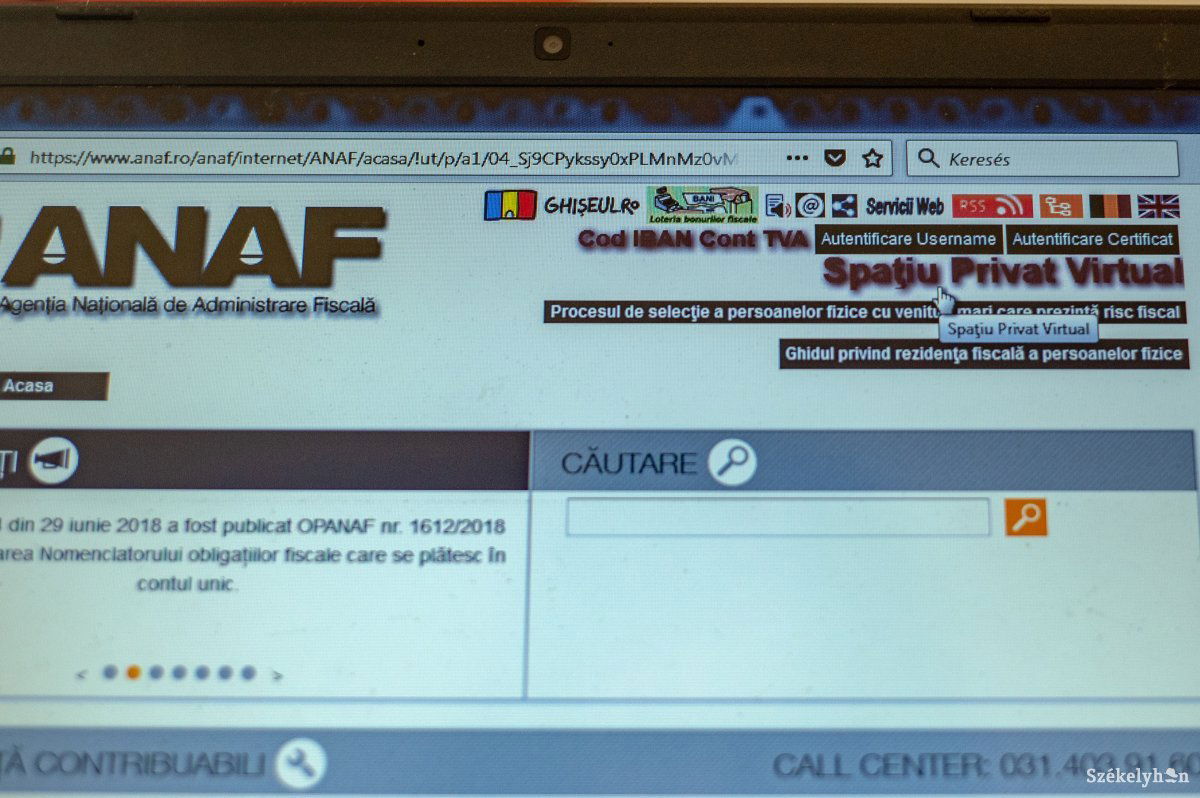Az internetes ügyintézés választása a kedvezmények mellett azért is ajánlott, mert ez az utolsó év, amikor papíron is kitölthető a nyilatkozat • Fotó: Gecse Noémi