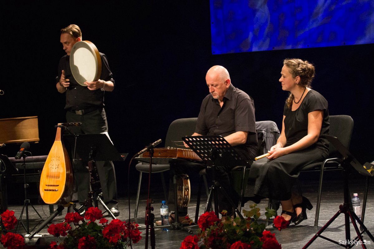 •  Fotó: Albert Orsolya