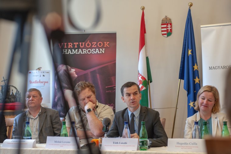 Komolyzenei gálakoncertre készülnek Csíkszeredában