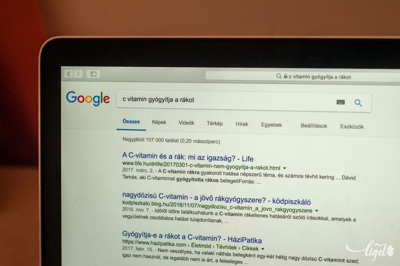 Egyre többen keresnek rá tüneteikre az interneten •  Fotó: Gecse Noémi