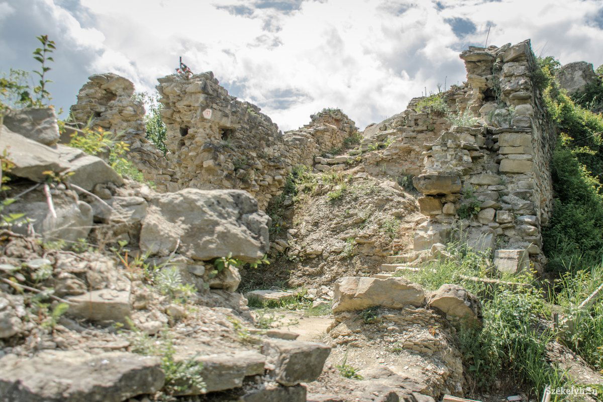 További egy évig biztosan nem lesz változás a Rákóczi-vár romjainál &bullet;  Fotó: Pinti Attila