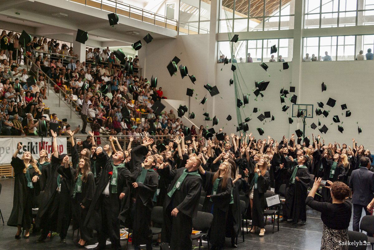 &bullet;  Fotó: Gábos Albin