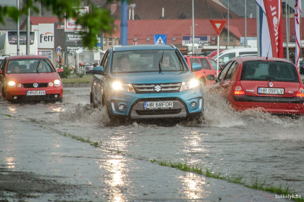 &bullet;  Fotó: Pinti Attila