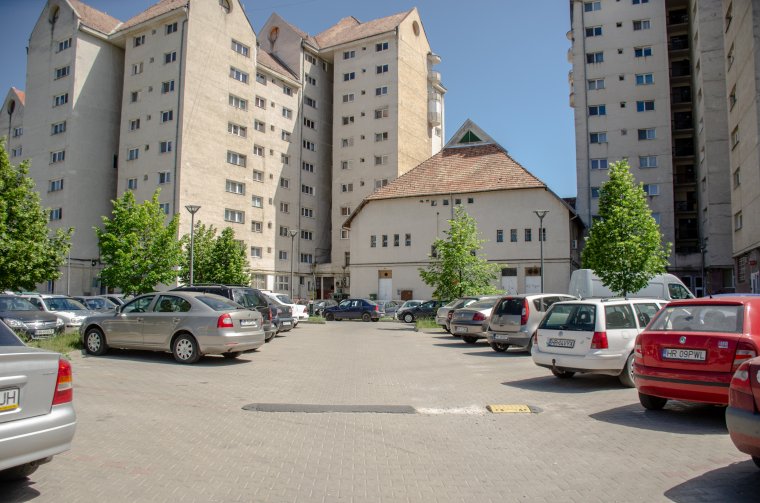 Felverik a lakóövezet éjszakai csendjét a hangoskodó fiatalok