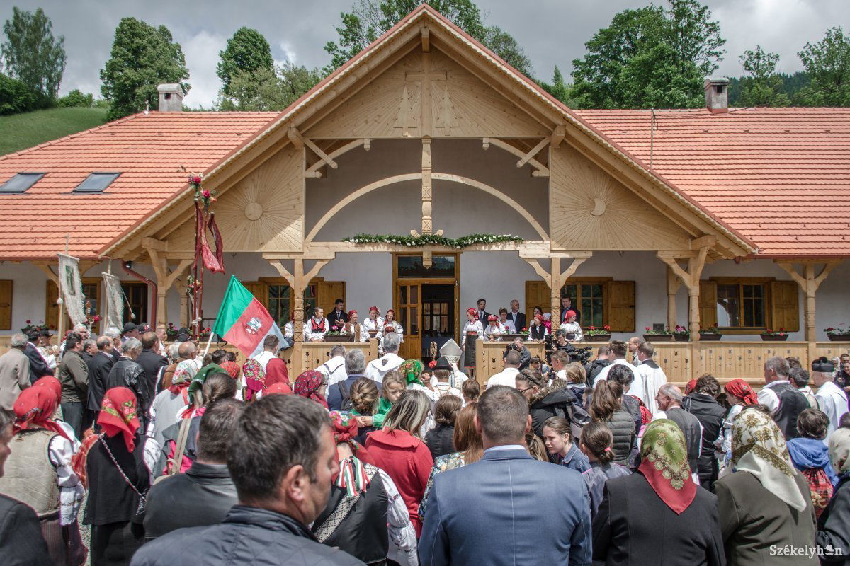 &bullet;  Fotó: Pinti Attila