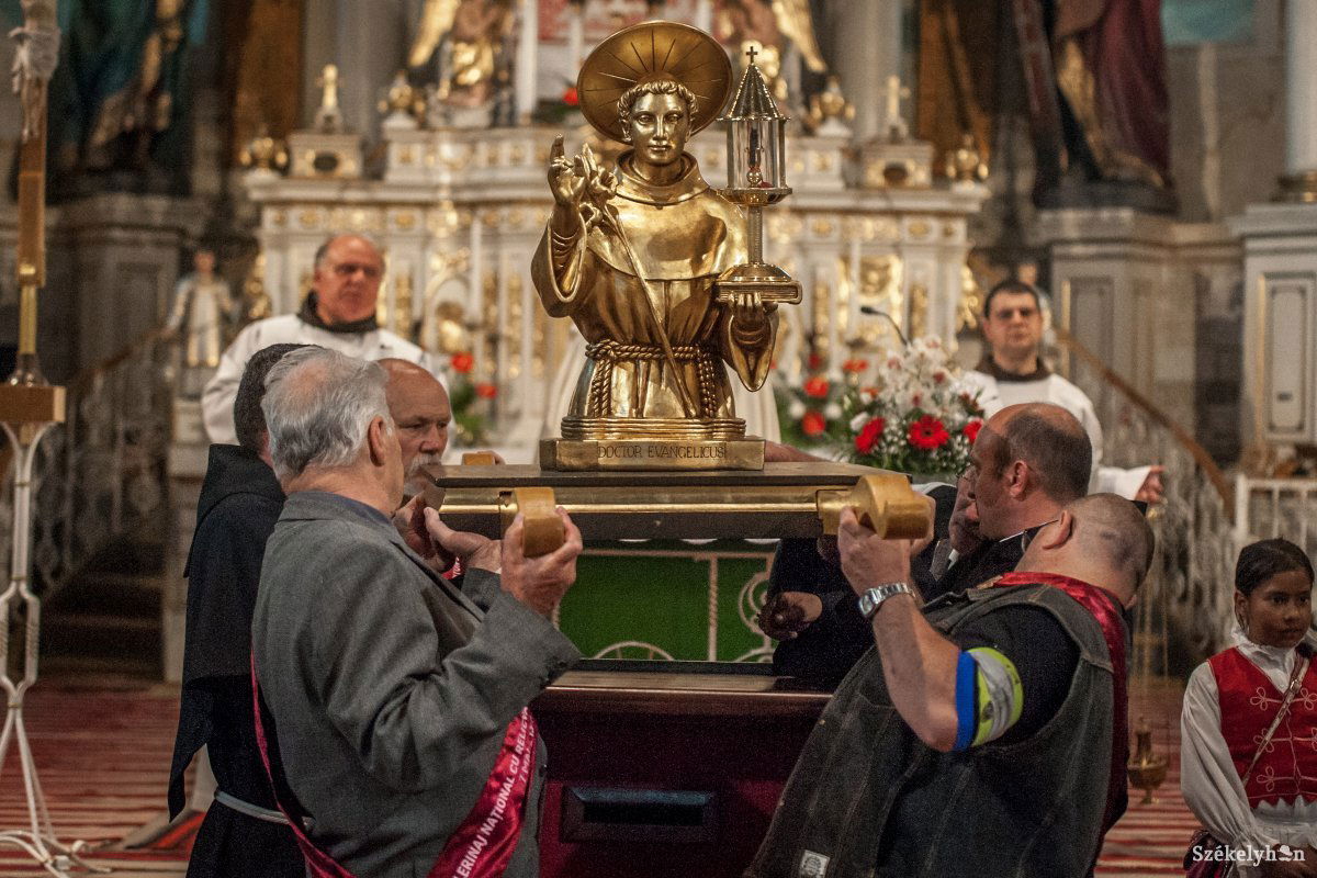 &bullet;  Fotó: Pinti Attila