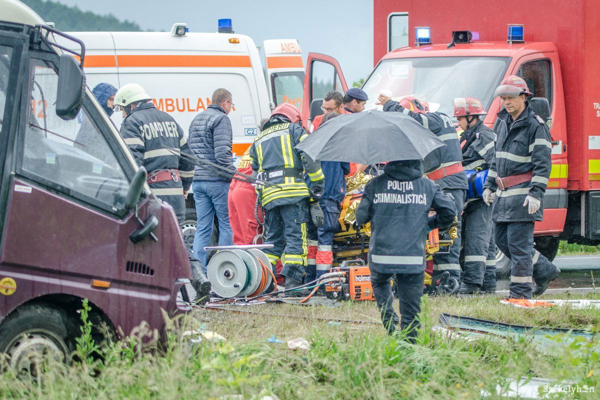 &bullet;  Fotó: Pinti Attila