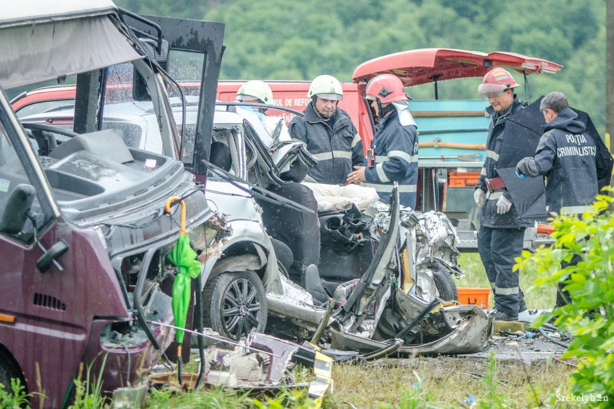 &bullet;  Fotó: Pinti Attila