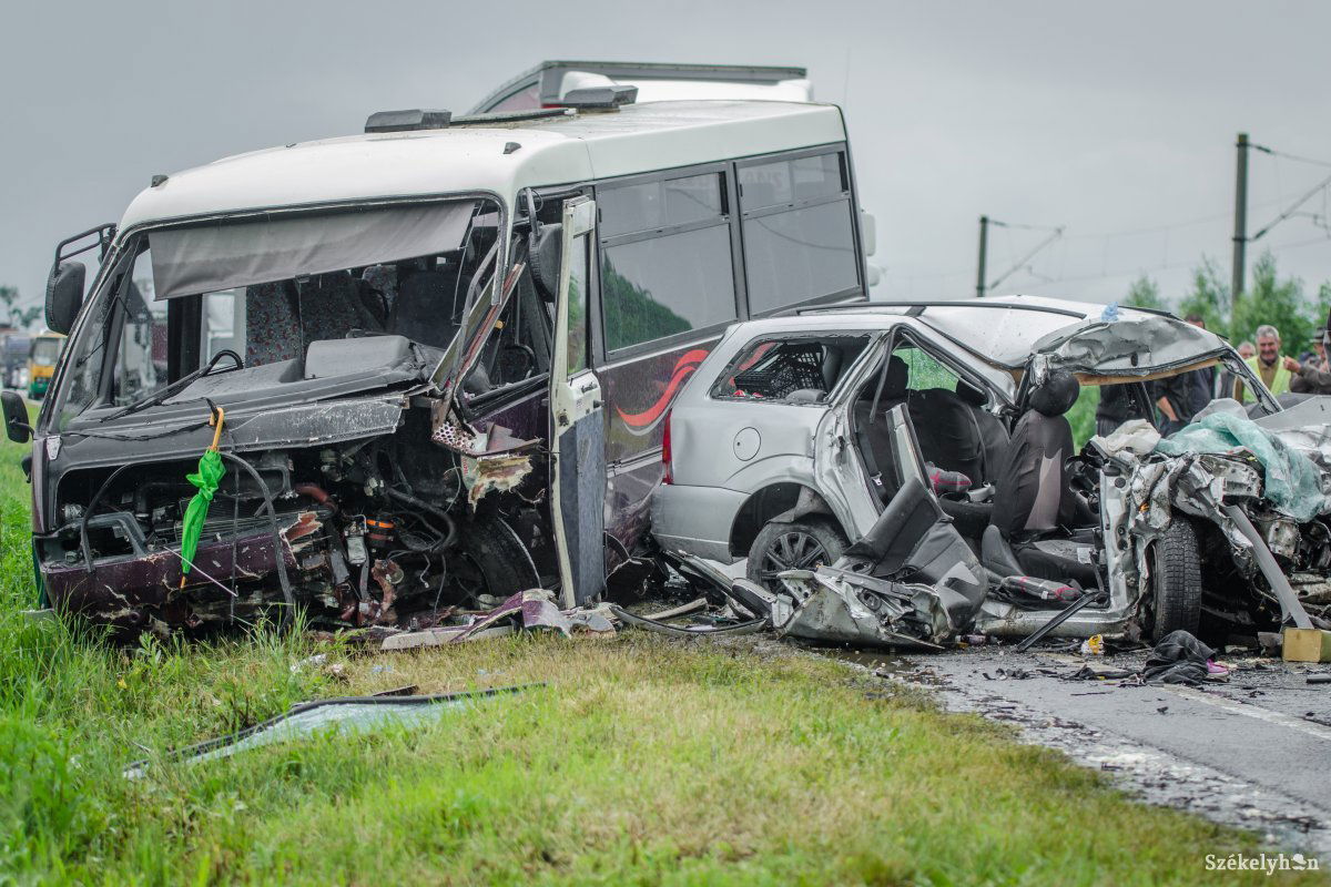 &bullet;  Fotó: Pinti Attila