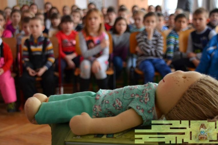 Félezer gyermek találkozott a kórházi mesével, annak szereplőivel és szerzőjével