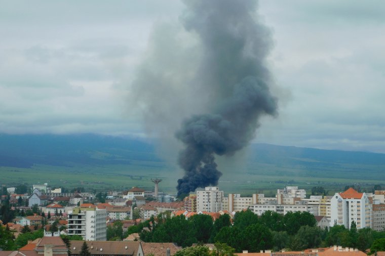 Kilométerekről látni lehetett a heves tűz füstjét
