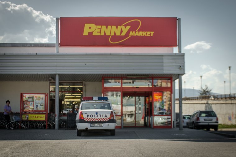 Sampont, kávét és szalámit loptak a Csíkszeredából Kozmásig menekülő tolvajok