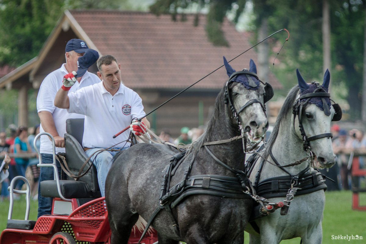 &bullet;  Fotó: Pinti Attila