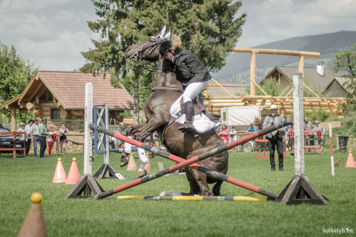 &bullet;  Fotó: Pinti Attila