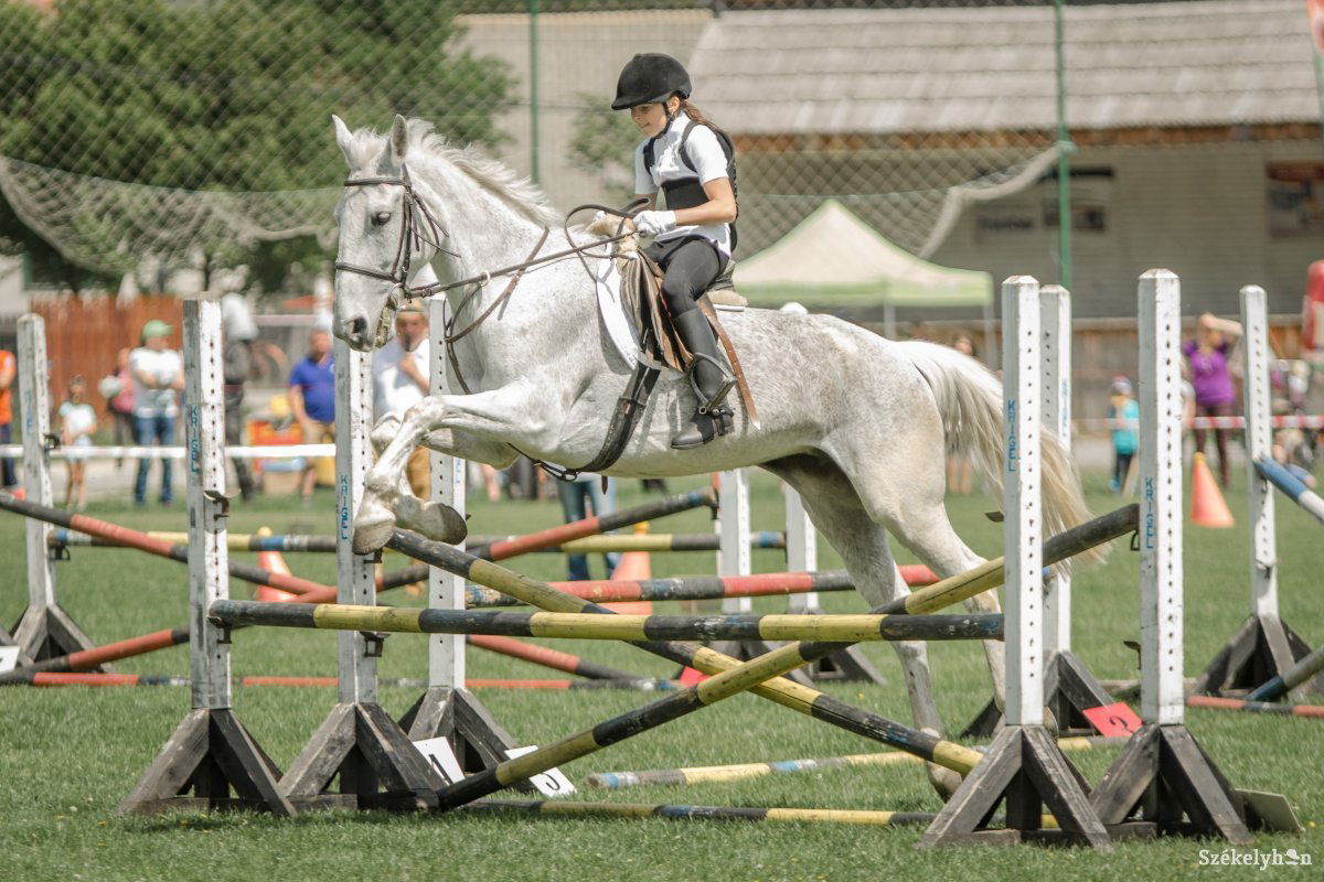 &bullet;  Fotó: Pinti Attila