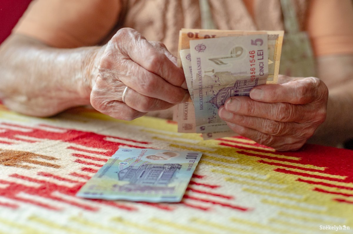 Kedvezőtlen hatásuk is lesz a szeptember elsején megemelt juttatásoknak •  Fotó: Gecse Noémi