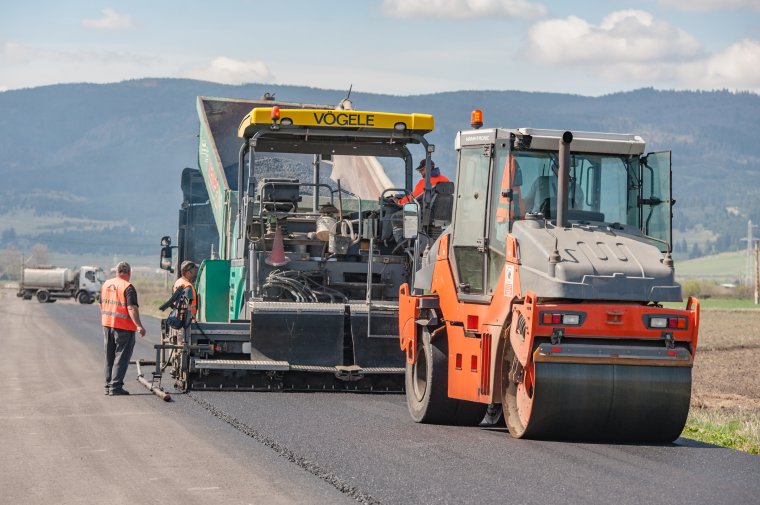Borboly: építőteleppé alakul a Hargita megyei utak egy része