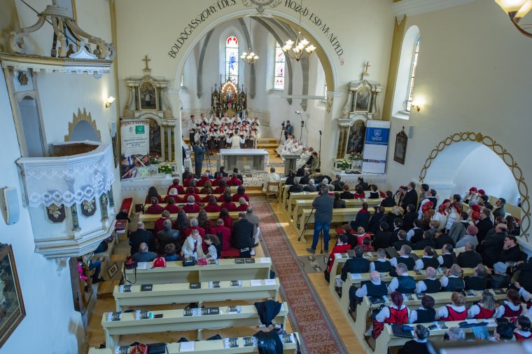 „Az ének és a zene az emberi szeretet fokmérője”