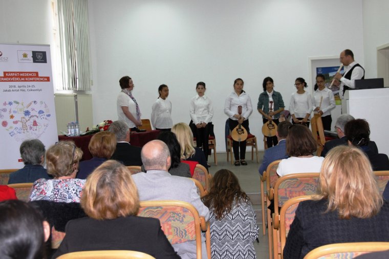 Szakmai tudást és lelki feltöltődést nyújt a gyermekvédelmi konferencia