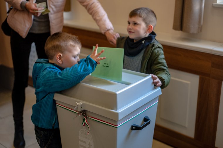Fennakadás nélkül zajlik a voksolás a romániai külképviseleteken