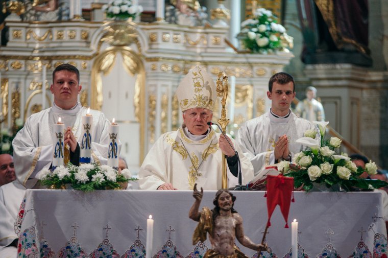 Hívei körében ünnepelte pappá szentelésének 50. évfordulóját Tamás József püspök