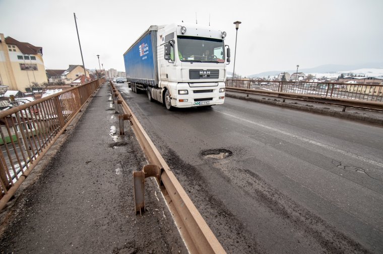 A javításoknál többre van szükség a csíkszeredai vasúti felüljárón – készül a megvalósíthatósági tanulmány