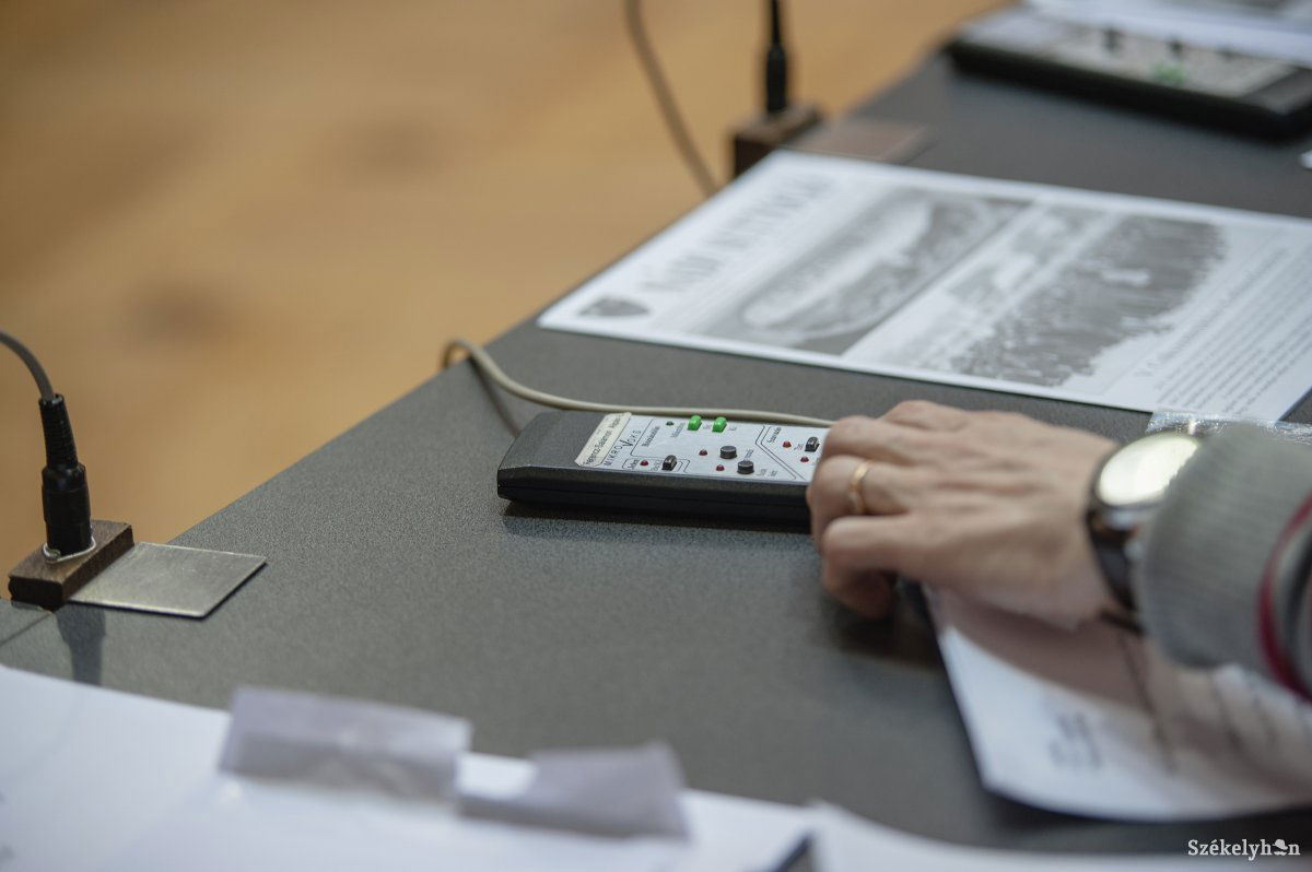 A hétfői rendkívüli tanácsülésen döntöttek a költségvetés-módosításról. Képünk illusztráció •  Fotó: Gecse Noémi