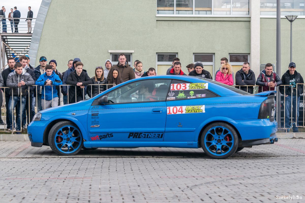 &bullet;  Fotó: Gegő Imre