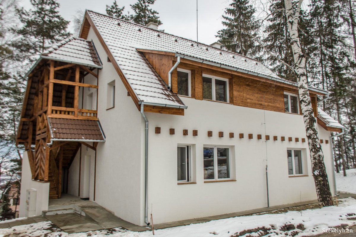 Az új szolgálati társasház megépítése 540 ezer lejbe került •  Fotó: Pinti Attila