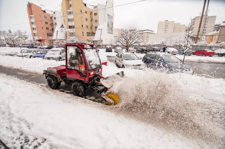 Harminc centiméteres hóréteg borította be Csíkszeredát csütörtökön
