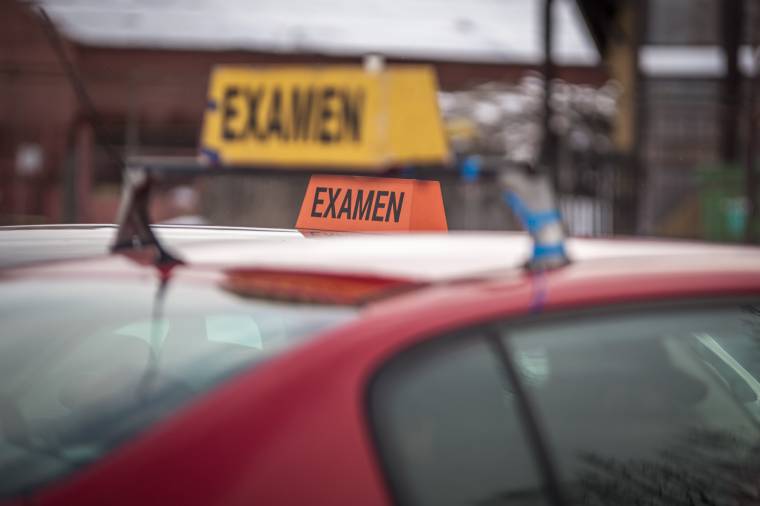 Kálváriaként élik meg a diákok a sofőrvizsgát Hargita megyében: hónapos várakozás a gyakorlati vizsgára
