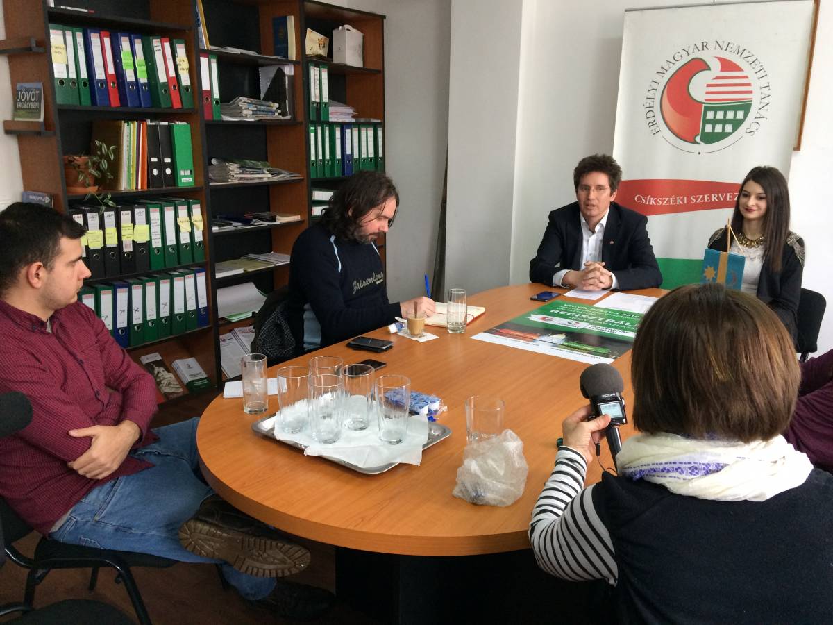 •  Fotó: EMNT Press