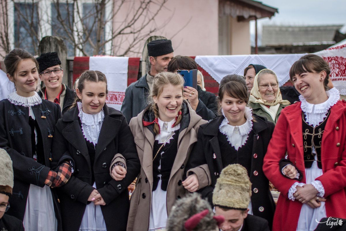 Farsangtemetés Csíkszentsimonban. Élő hagyományok •  Fotó: Pinti Attila