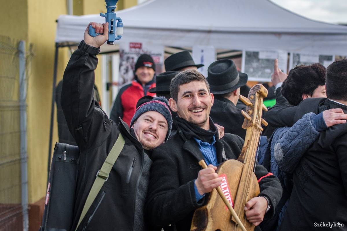 &bullet;  Fotó: Pinti Attila