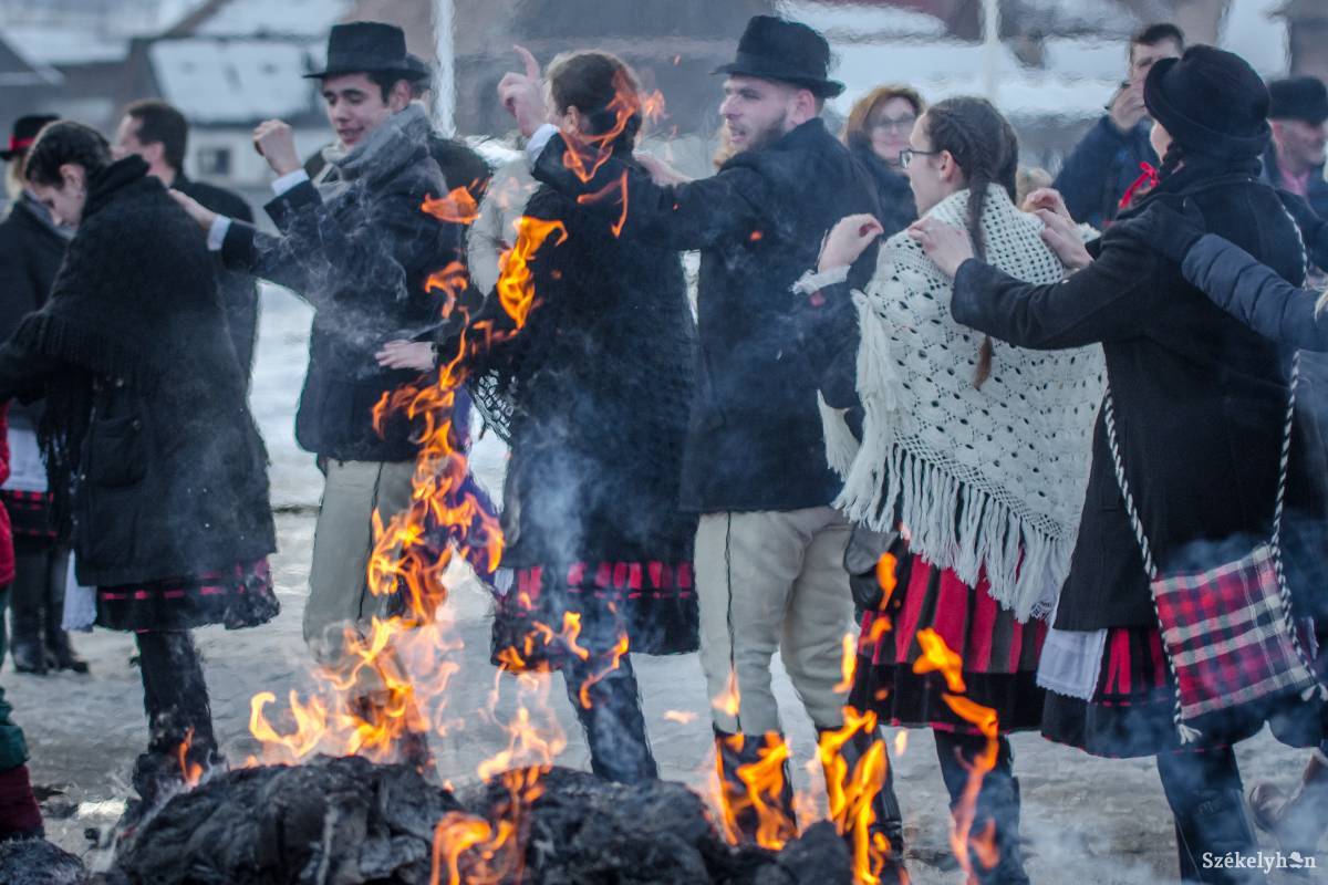 &bullet;  Fotó: Pinti Attila