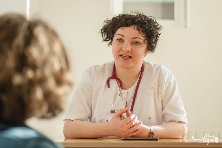 Füstös Annamáriától megtudtuk, Nyugaton a kórházakban is hagyománya van már ennek •  Fotó: Gecse Noémi