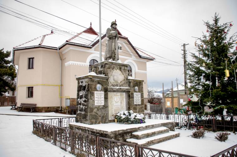 Két év, öt kilométernyi aszfaltozás – megkötötte a finanszírozási szerződést Csíkpálfalva