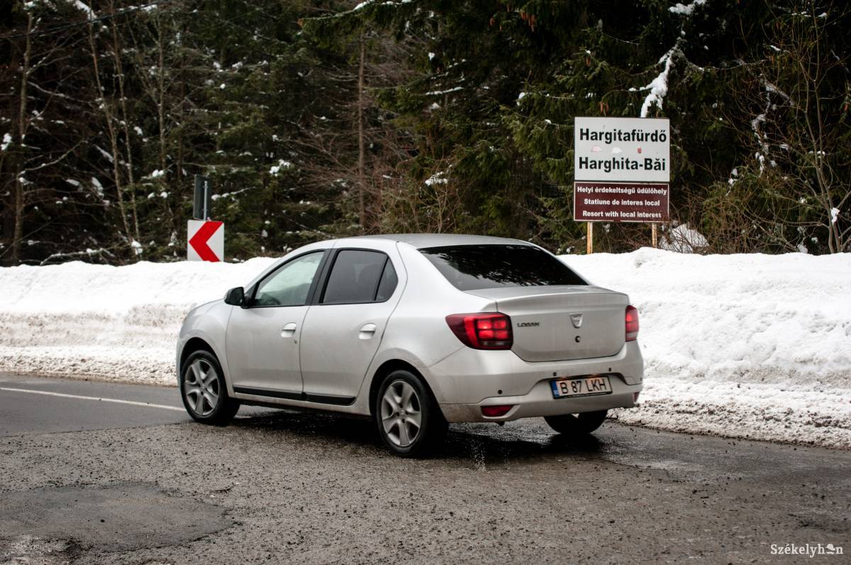A Hargitafürdőre vezető megyei út teljes felújításra szorul •  Fotó: Gecse Noémi