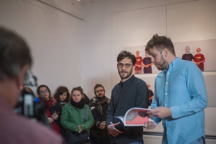 Maszkok és újrahasznosított emlékek