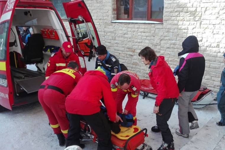 Sí- és szánkóbalesetben megsérült gyerekeken segítettek a Hargita megyei csendőrök