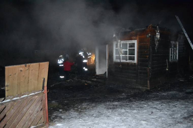Gyimesi asztalosműhelyben pusztítottak a lángok