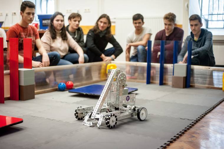 Robotot építenek Csíkszeredában