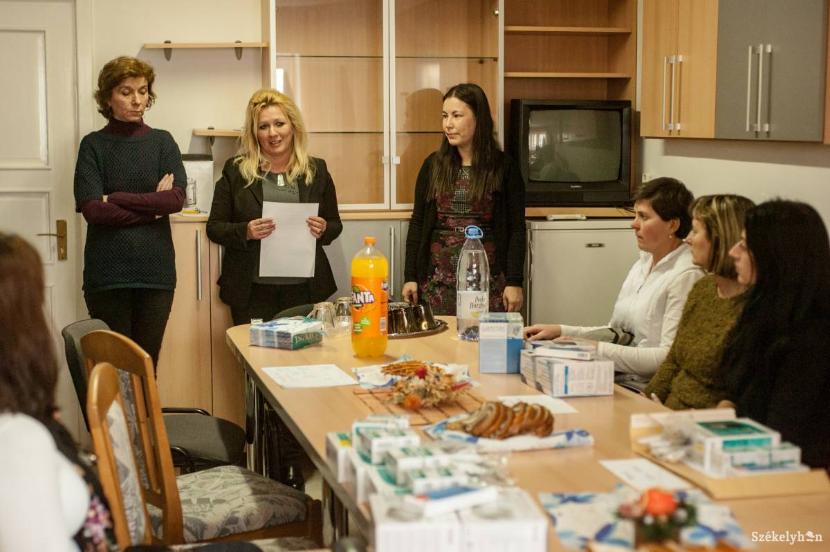 Az egészségügyi igazgatóság székhelyén adták át a műszereket • Fotó: Gecse Noémi