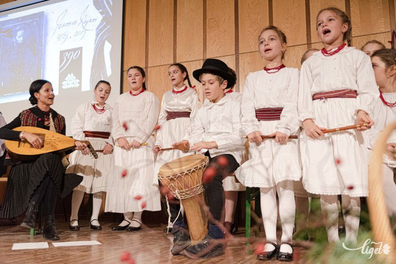 A műsort Ádám Rebeka zenepedagógus állította össze •  Fotó: Gábos Albin